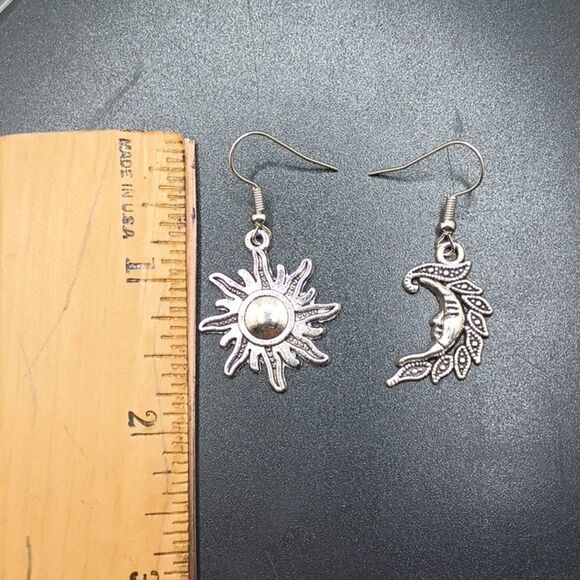 SILVER sun and moon earrings minimalist boho jewelry - Picture 4 of 4